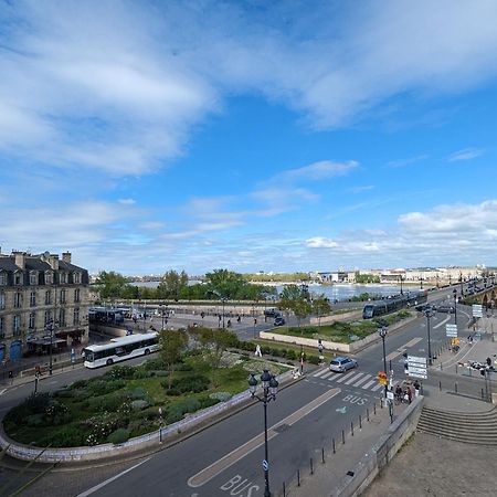 Appartement De Charme Sous Les Toits Avec Vue Sur La Garonne Bordeaux Exterior photo