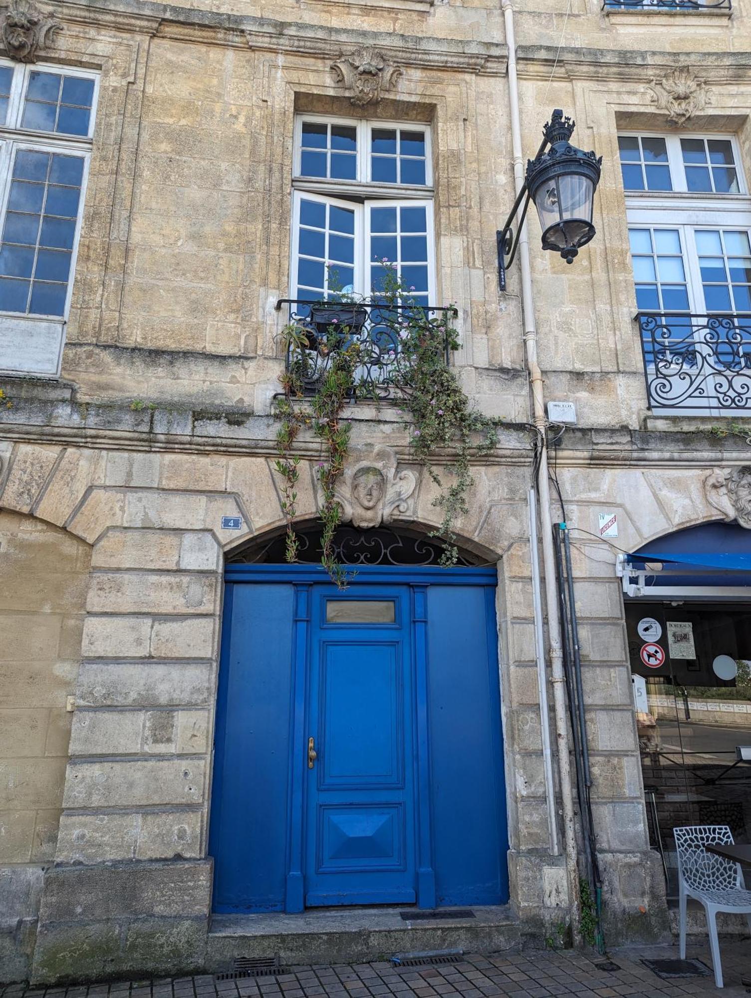 Appartement De Charme Sous Les Toits Avec Vue Sur La Garonne Bordeaux Exterior photo